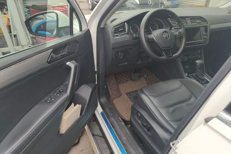 Used Volkswagen Tiguan L 2018 330TSI Automatic Two-Wheel Drive Luxury Edition Driver Seat