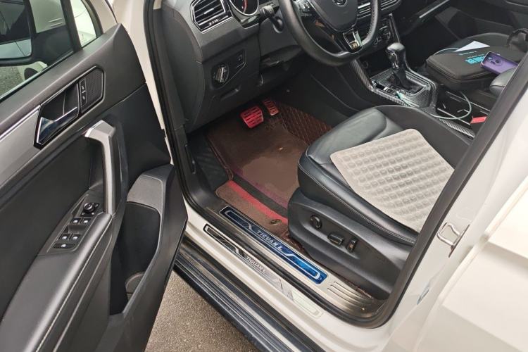 Used Volkswagen Tiguan L 2018 330TSI Automatic Two-Wheel Drive Comfort Edition Driver Seat