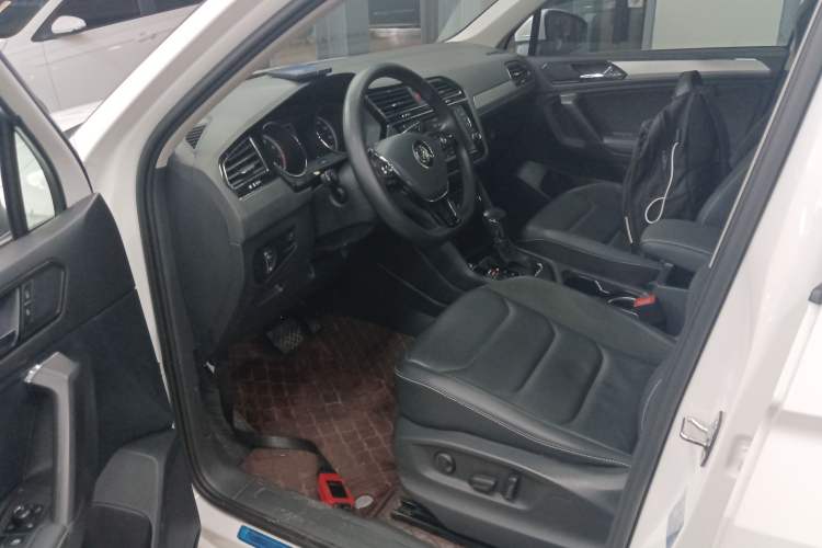 Used Volkswagen Tiguan L 2018 330TSI Automatic Two-Wheel Drive Luxury Edition Driver Seat