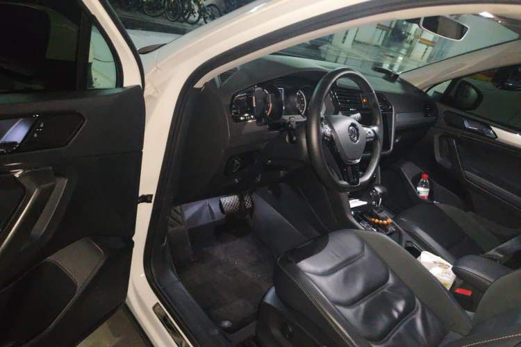 Used Volkswagen Tiguan L 2018 330TSI Automatic Two-Wheel Drive Luxury Edition Driver Seat