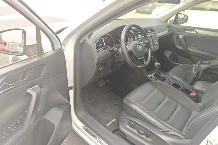 Used Volkswagen Tiguan L 2018 330TSI Automatic Two-Wheel Drive Luxury Edition Driver Seat