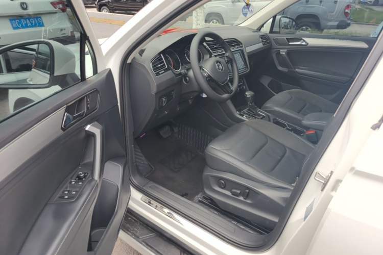 Used Volkswagen Tiguan L 2018 Facelift 330TSI Automatic Two-Wheel Drive Luxury Edition Driver Seat