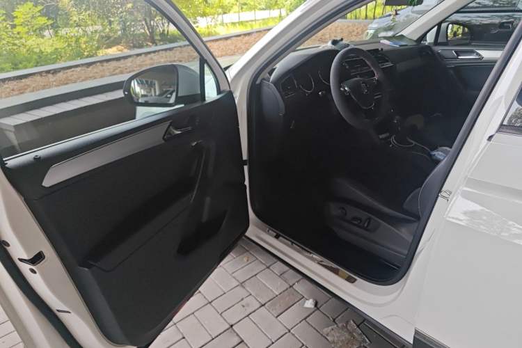 Used Volkswagen Tiguan L 2018 280TSI Automatic Two-Wheel Drive Comfort Edition Driver Seat