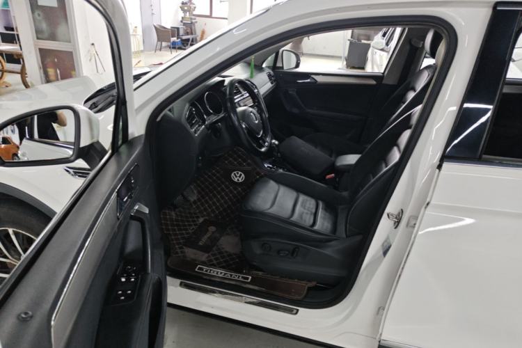 Used Volkswagen Tiguan L 2018 Facelift 330TSI Automatic Two-Wheel Drive Luxury Edition Driver Seat