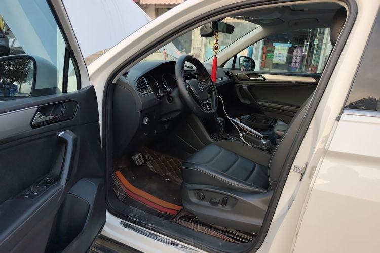 Used Volkswagen Tiguan L 2018 Facelift 330TSI Automatic Two-Wheel Drive Luxury Edition Driver Seat