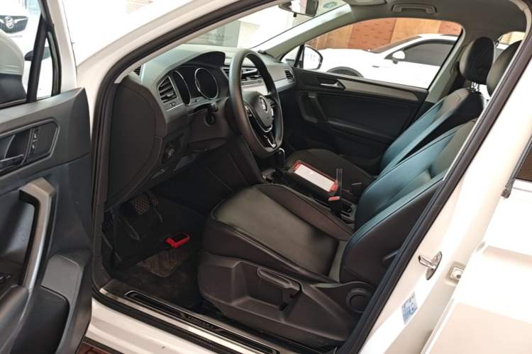 Used Volkswagen Tiguan L 2018 330TSI Automatic Two-Wheel Drive Luxury Edition Driver Seat