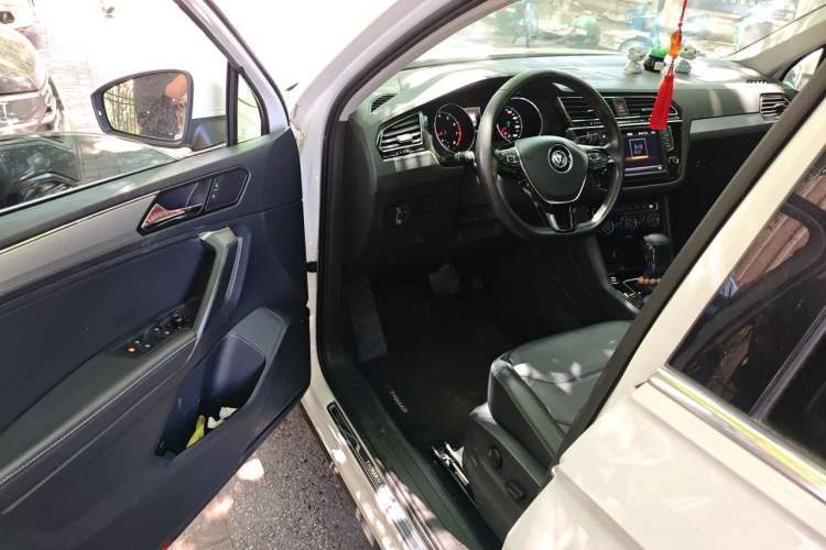 Used Volkswagen Tiguan L 2018 330TSI Automatic Two-Wheel Drive Luxury Edition Driver Seat