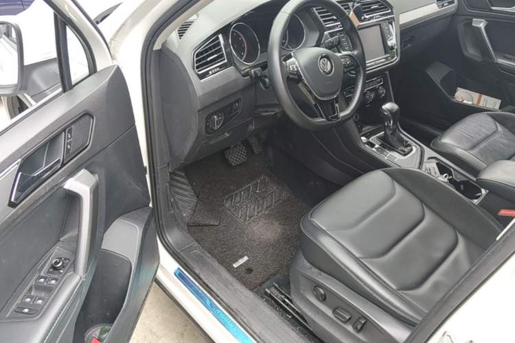 Used Volkswagen Tiguan L 2018 330TSI Automatic Two-Wheel Drive Luxury Edition Driver Seat