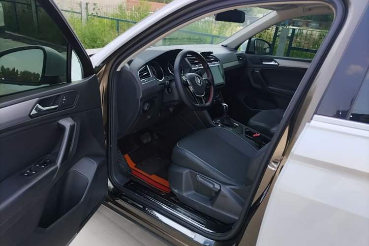 Used Volkswagen Tiguan L 2018 Revised Version 330TSI Automatic Two-Wheel Drive Trendy Edition Driver Seat