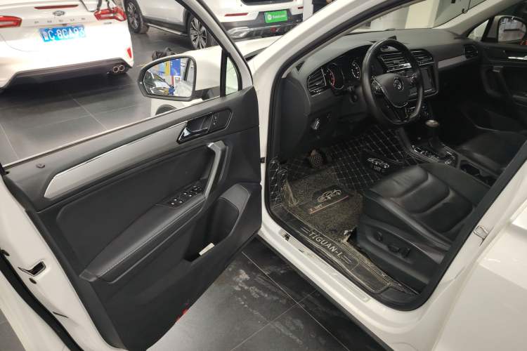 Used Volkswagen Tiguan L 2018 280TSI Automatic Two-Wheel Drive Comfort Edition Driver Seat