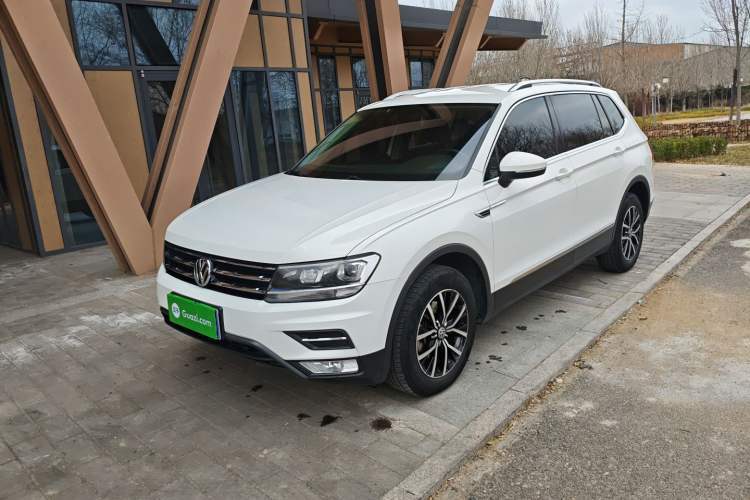 Used Volkswagen Tiguan L 2018 330TSI Automatic Two-Wheel Drive Comfort Edition Guazi used car, China used car export, Used car for sale, Used  cars, Cheapest cars for sale