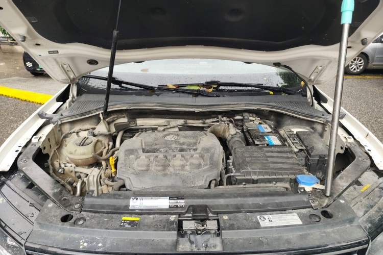 Used Volkswagen Tiguan L 2018 330TSI Automatic Two-Wheel Drive Luxury Edition Engine Bay