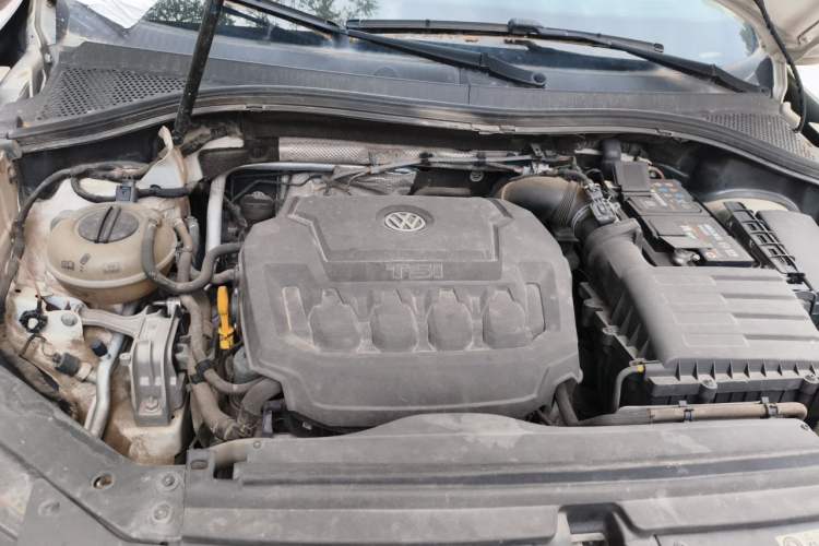 Used Volkswagen Tiguan L 2018 330TSI Automatic Two-Wheel Drive Luxury Edition Engine Bay