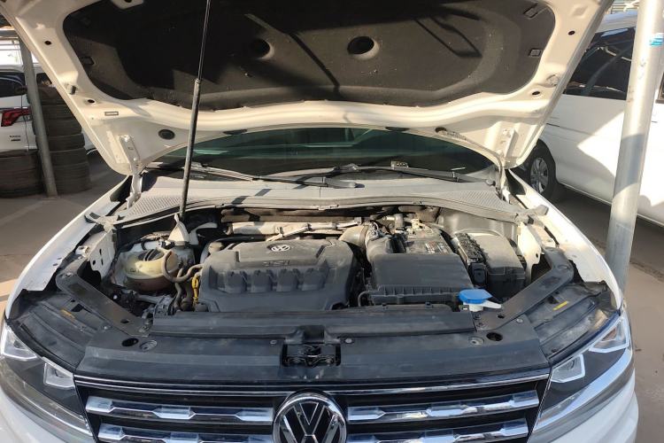 Used Volkswagen Tiguan L 2018 Facelift 330TSI Automatic Two-Wheel Drive Luxury Edition Engine Bay