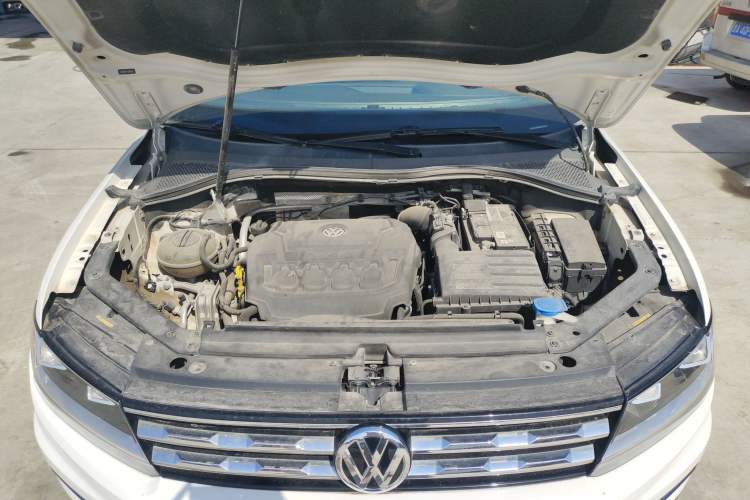 Used Volkswagen Tiguan L 2018 Facelift 330TSI Automatic Two-Wheel Drive Luxury Edition Engine Bay