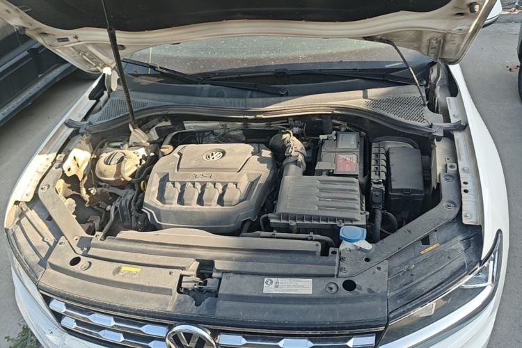 Used Volkswagen Tiguan L 2018 Facelift 330TSI Automatic Two-Wheel Drive Luxury Edition Engine Bay