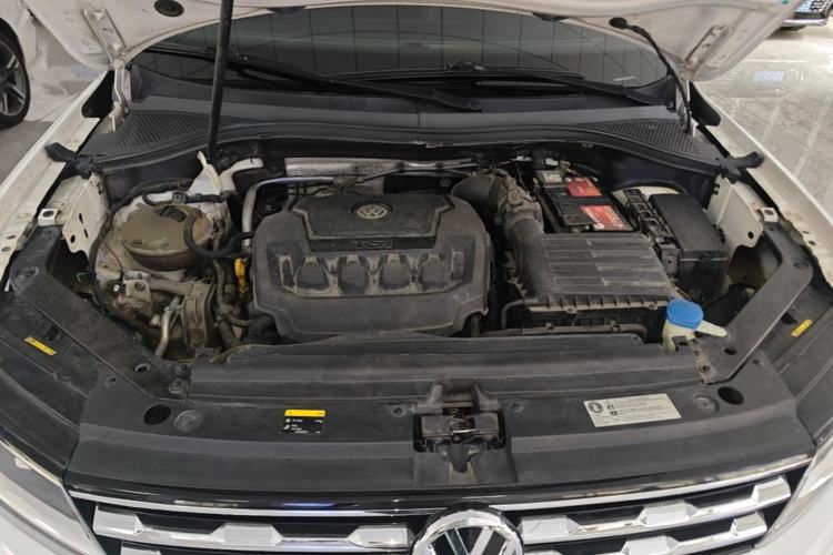 Used Volkswagen Tiguan L 2018 330TSI Automatic Two-Wheel Drive Luxury Edition Engine Bay