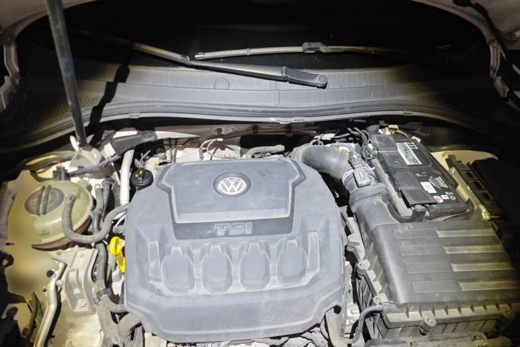 Used Volkswagen Tiguan L 2018 330TSI Automatic Two-Wheel Drive Luxury Edition Engine Bay