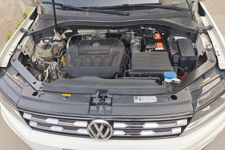 Used Volkswagen Tiguan L 2018 330TSI Automatic Two-Wheel Drive Luxury Edition Engine Bay