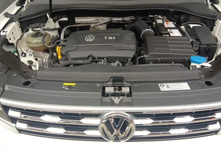 Used Volkswagen Tiguan L 2018 380TSI Automatic All-Wheel Drive Luxury Edition Engine Bay