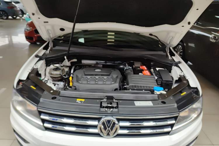 Used Volkswagen Tiguan L 2018 330TSI Automatic Two-Wheel Drive Luxury Edition Engine Bay