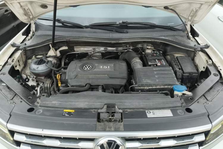 Used Volkswagen Tiguan L 2018 380TSI Automatic All-Wheel Drive Luxury Edition Engine Bay