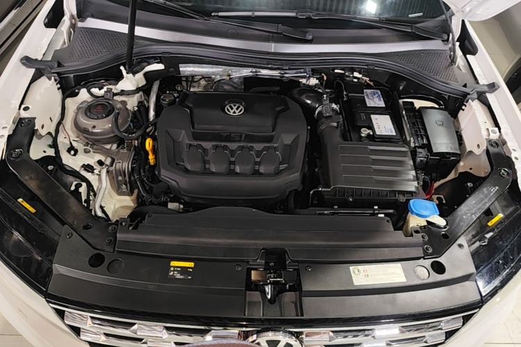 Used Volkswagen Tiguan L 2018 330TSI Automatic Two-Wheel Drive Luxury Edition Engine Bay