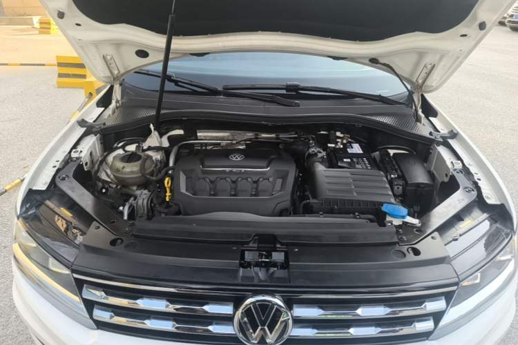 Used Volkswagen Tiguan L 2018 Revised Version 330TSI Automatic Two-Wheel Drive Comfort Edition Engine Bay