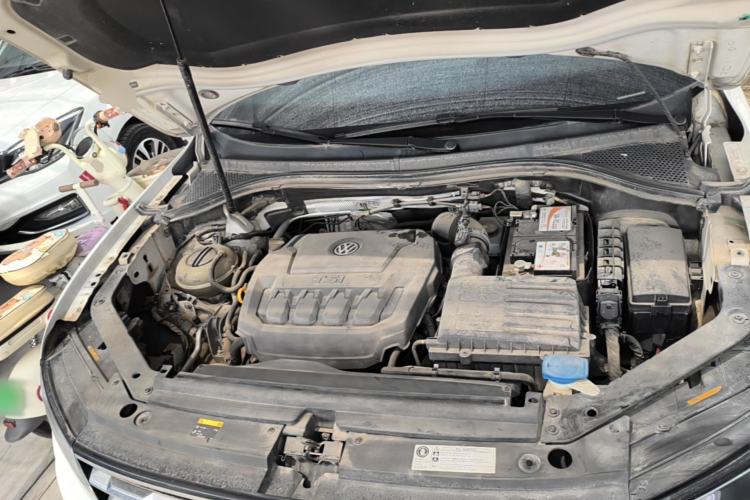 Used Volkswagen Tiguan L 2018 330TSI Automatic Two-Wheel Drive Luxury Edition Engine Bay