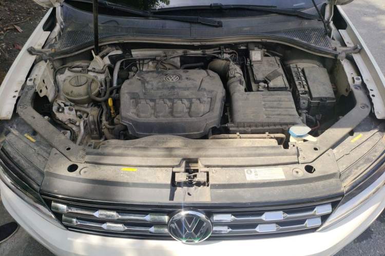 Used Volkswagen Tiguan L 2018 330TSI Automatic Two-Wheel Drive Luxury Edition Engine Bay