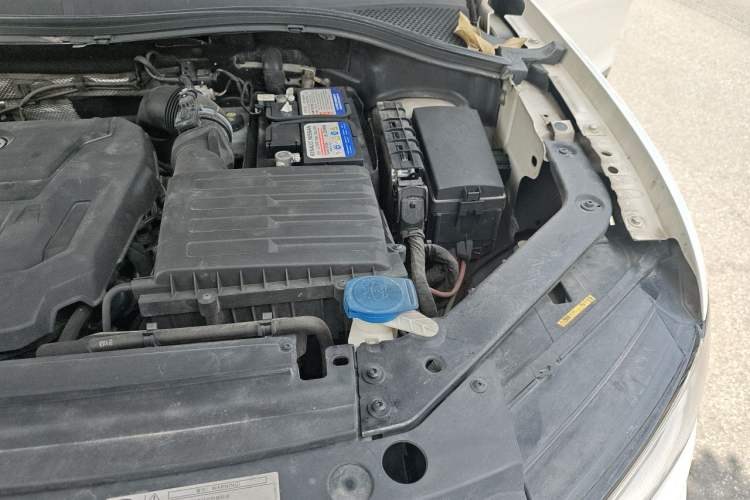 Used Volkswagen Tiguan L 2018 330TSI Automatic Two-Wheel Drive Luxury Edition Engine Bay Left