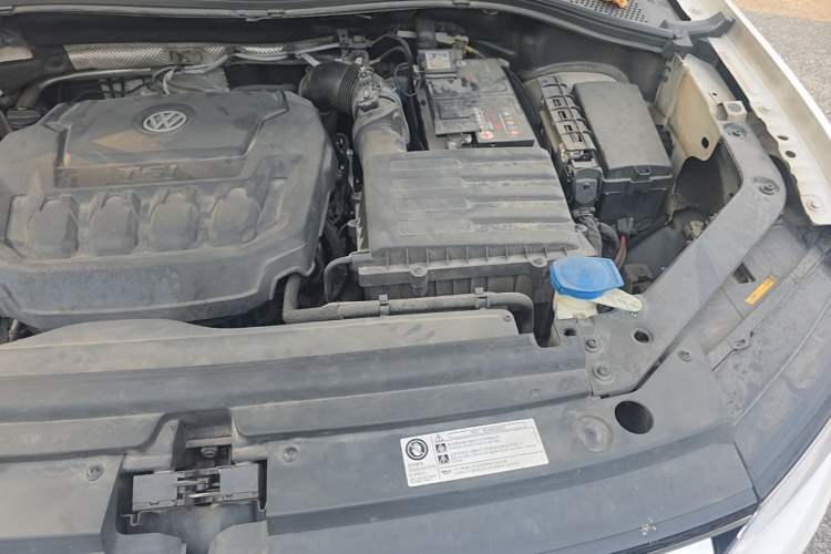 Used Volkswagen Tiguan L 2018 330TSI Automatic Two-Wheel Drive Luxury Edition Engine Bay Left
