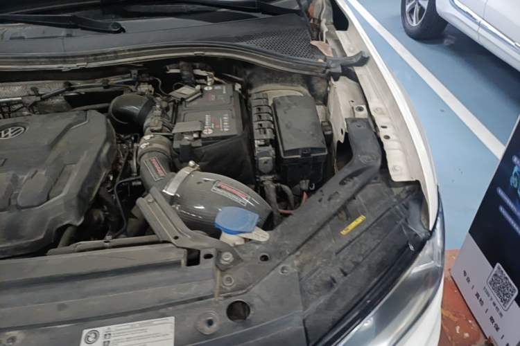 Used Volkswagen Tiguan L 2018 330TSI Automatic Two-Wheel Drive Luxury Edition Engine Bay Left