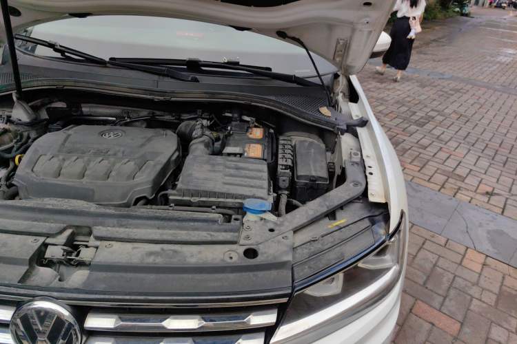 Used Volkswagen Tiguan L 2018 330TSI Automatic Two-Wheel Drive Luxury Edition Engine Bay Left