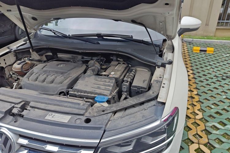 Used Volkswagen Tiguan L 2018 Revised 330TSI Automatic Two-Wheel Drive Flagship Edition Engine Bay Left