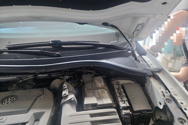Used Volkswagen Tiguan L 2018 330TSI Automatic Two-Wheel Drive Luxury Edition Engine Bay Left