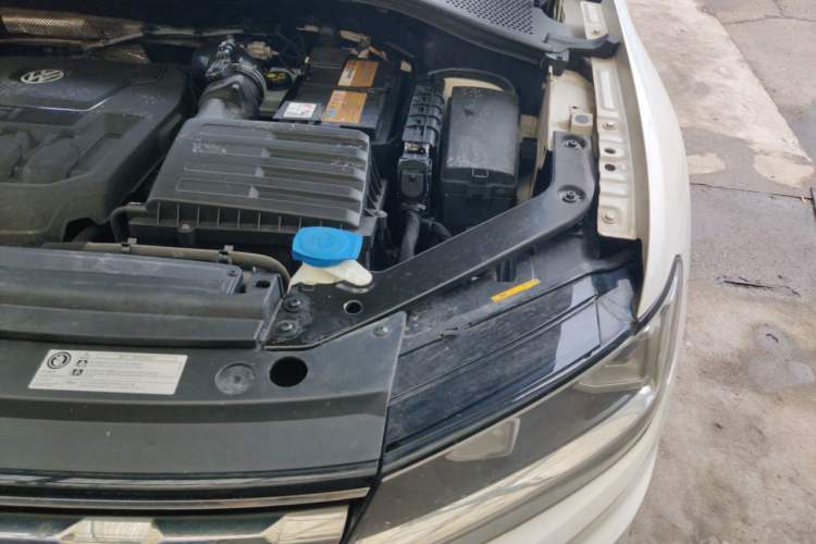 Used Volkswagen Tiguan L 2018 330TSI Automatic Two-Wheel Drive Luxury Edition Engine Bay Left