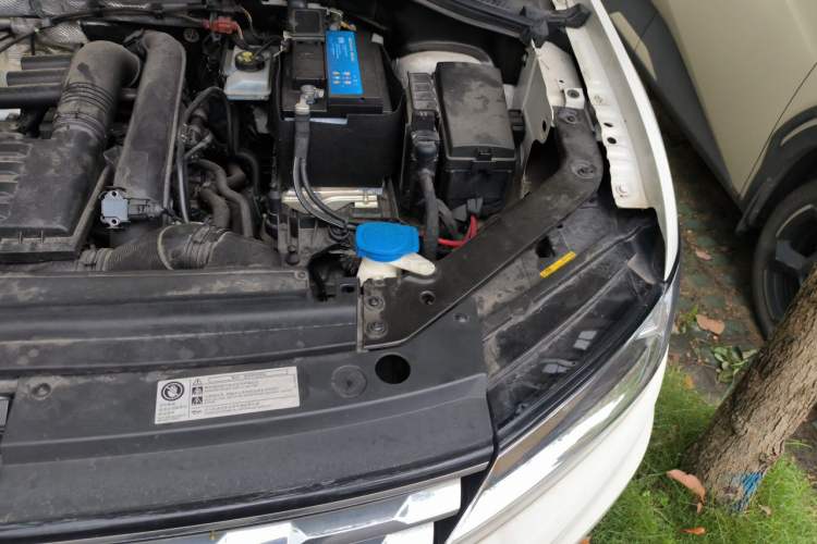 Used Volkswagen Tiguan L 2018 280TSI Automatic Two-Wheel Drive Comfort Edition Engine Bay Left