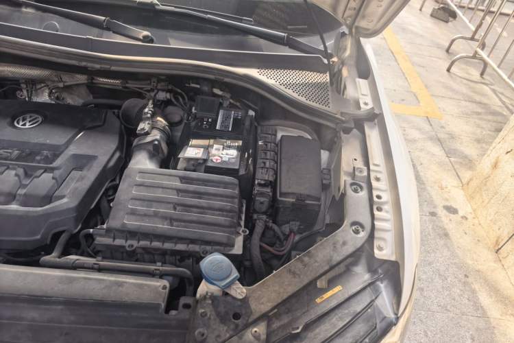 Used Volkswagen Tiguan L 2018 Facelift 330TSI Automatic Two-Wheel Drive Luxury Edition Engine Bay Left