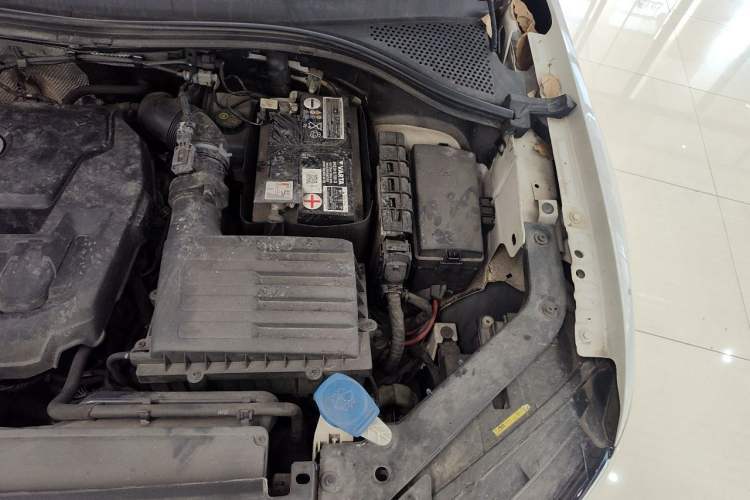 Used Volkswagen Tiguan L 2018 330TSI Automatic Two-Wheel Drive Luxury Edition Engine Bay Left