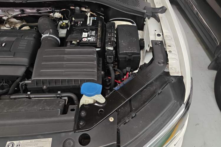 Used Volkswagen Tiguan L 2018 380TSI Automatic All-Wheel Drive Luxury Edition Engine Bay Left