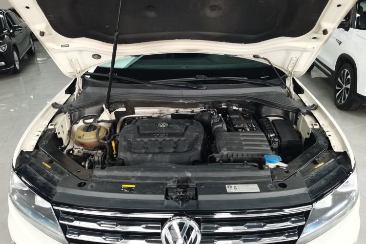 Used Volkswagen Tiguan L 2018 330TSI Automatic Two-Wheel Drive Luxury Edition Engine Bay