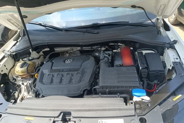 Used Volkswagen Tiguan L 2018 330TSI Automatic Two-Wheel Drive Luxury Edition Engine Bay