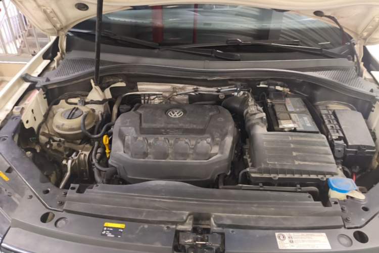 Used Volkswagen Tiguan L 2018 330TSI Automatic Two-Wheel Drive Luxury Edition Engine Bay