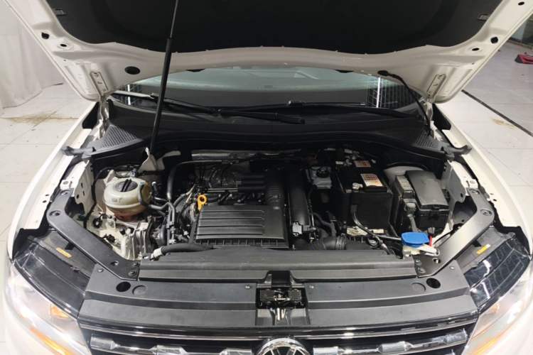 Used Volkswagen Tiguan L 2018 280TSI Automatic Two-Wheel Drive Comfort Edition Engine Bay