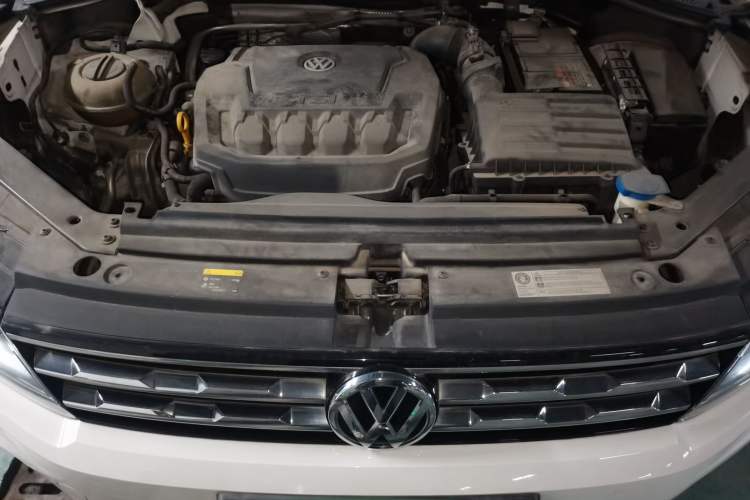 Used Volkswagen Tiguan L 2018 330TSI Automatic Two-Wheel Drive Luxury Edition Engine Bay