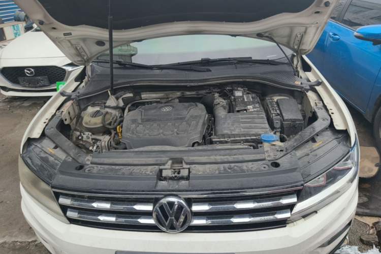 Used Volkswagen Tiguan L 2018 330TSI Automatic Two-Wheel Drive Luxury Edition Engine Bay
