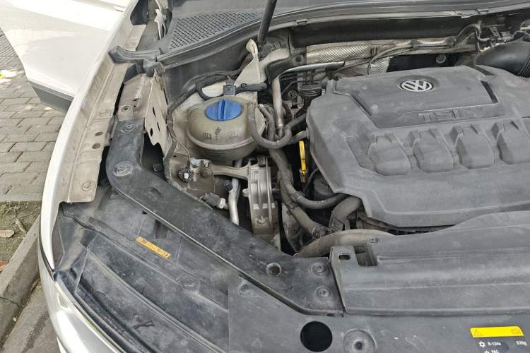 Used Volkswagen Tiguan L 2018 330TSI Automatic Two-Wheel Drive Luxury Edition Engine Bay Right