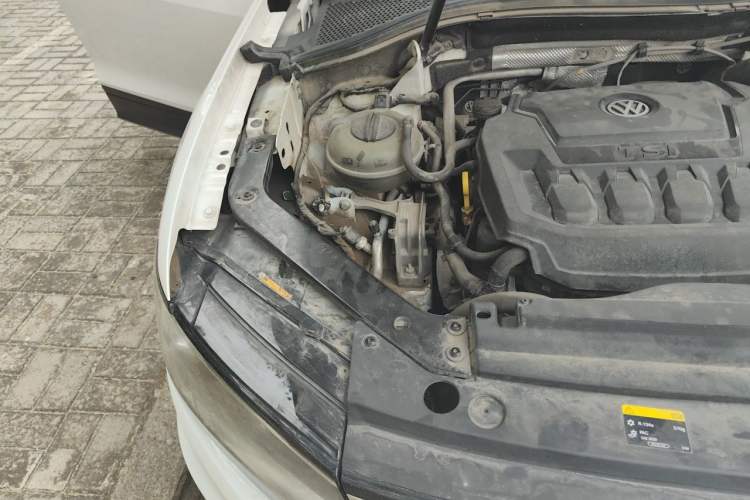 Used Volkswagen Tiguan L 2018 330TSI Automatic Two-Wheel Drive Luxury Edition Engine Bay Right