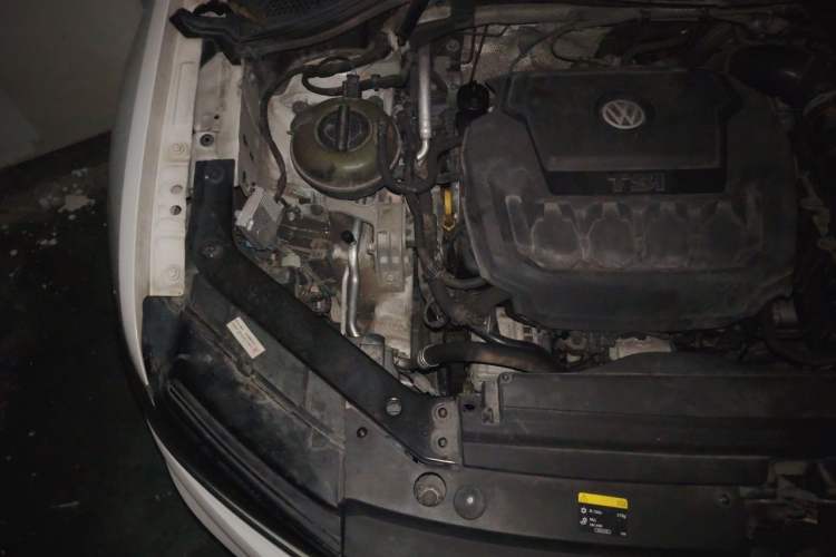 Used Volkswagen Tiguan L 2018 330TSI Automatic Two-Wheel Drive Luxury Edition Engine Bay Right